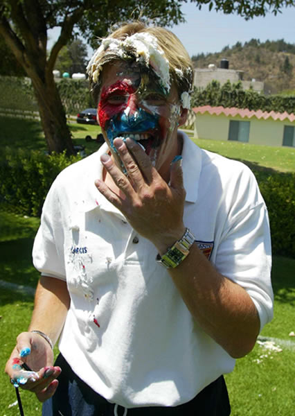 En 2001, el Piojo Herrera recibió la oportunidad de trabajar como auxilai técnico en el Atlante. FOTO: Mexsport.