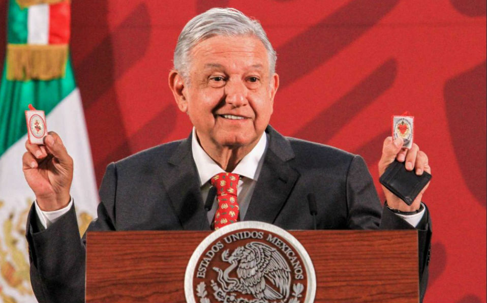 Las imágenes religiosas que mostró el presidente López Obrador. Foto: NTX