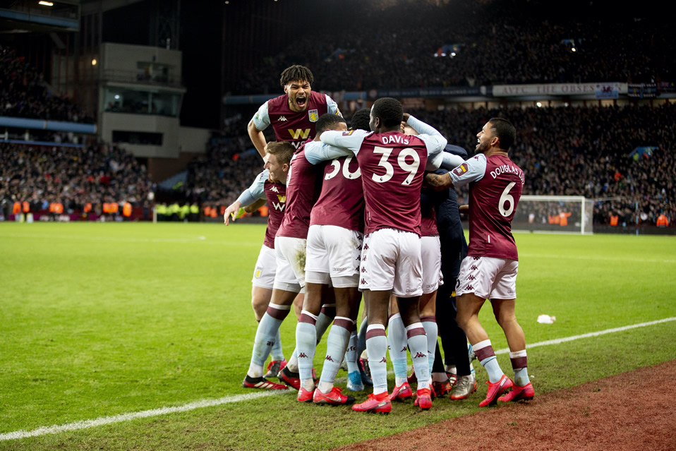Inglaterra: Aston Villa, que volvió al máximo circuito esta campaña, también perdería su lugar en la Premier.