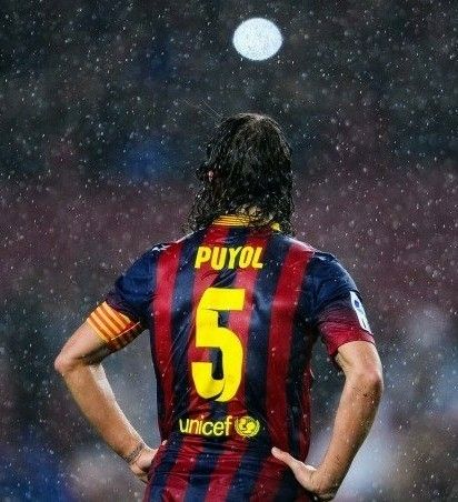 Carles Puyol. Solo jugó en Barcelona donde ganó todo tipo de títulos, además pieza clave para España en 2010.