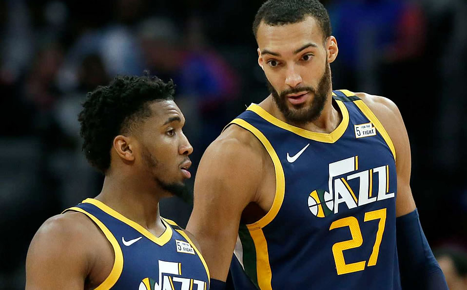 Donovan Mitchell y Rudy Gobert fueron los primeros casos de COVID-19 en la NBA. (AP)
