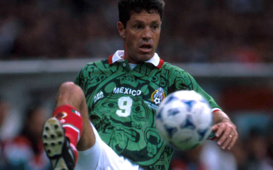 Sergio Lira con 190 y Ricardo Peláez, actual director deportivo de Chivas, con 188 dianas completan el listado de máximos anotadores. (Mexsport)