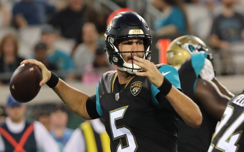 Blake Bortles, tras sólo una temporada con los Rams fue puesto como agente libre.(AFP)