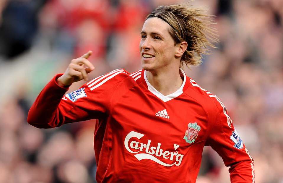 Fichaje con el Liverpool. En 2007, Torres emigró a Inglaterra para enfundarse la playera del Liverpool.