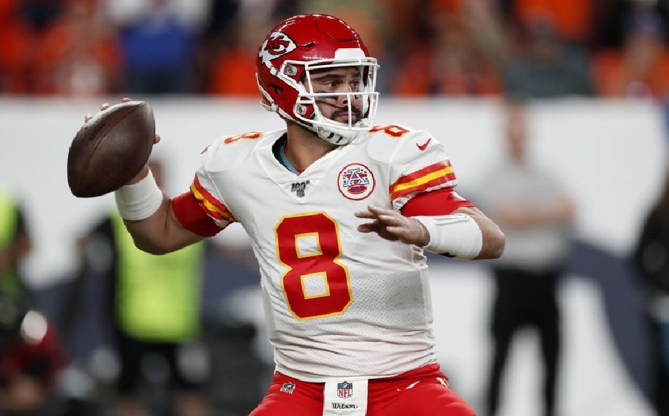 Matt Moore, el suplente de Mahomes en los actuales campeones. Es agente libre. (AP)