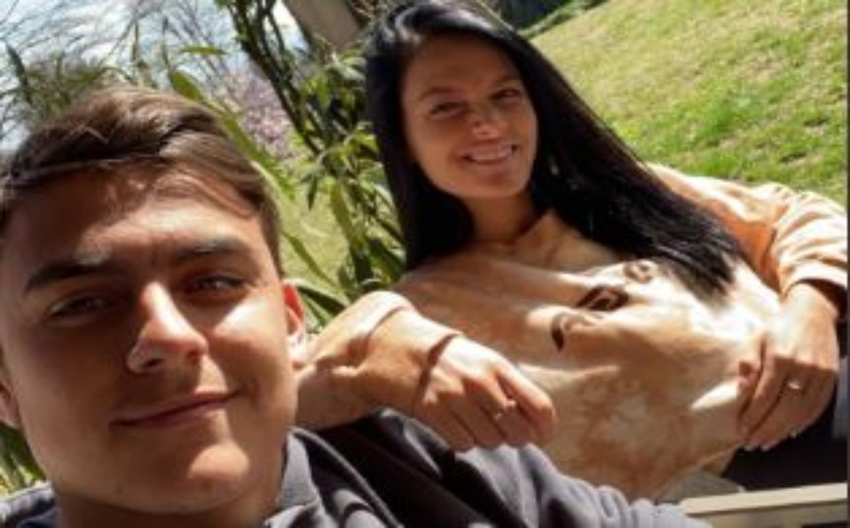 Paulo Dybala compartió que él y su novia adquirieron el COVID-19. Foto TW @PauDybala_JR