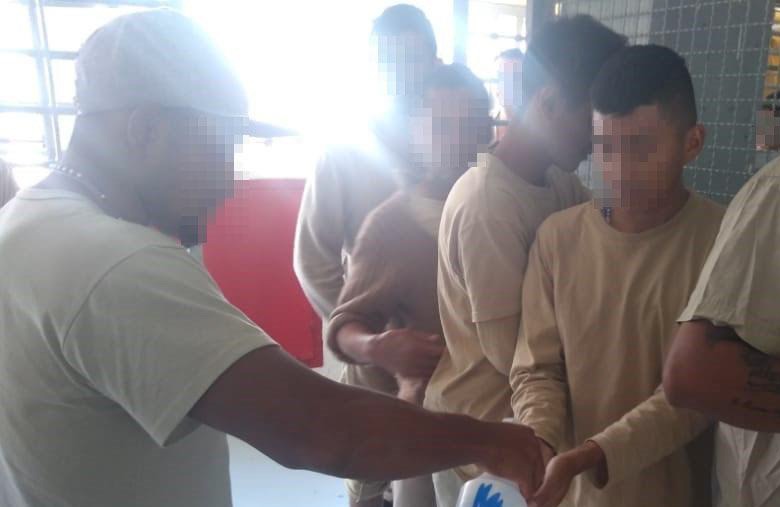 Reos se protegen ante el brote de Coronavirus (FOTO: Twitter)