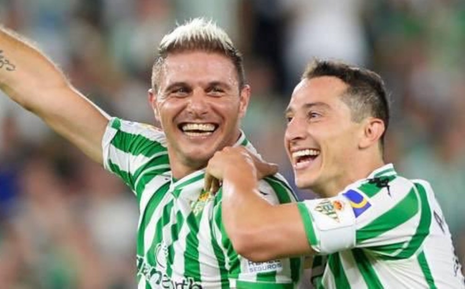 Joaquín junto a Guardado. (@joaquinarte)