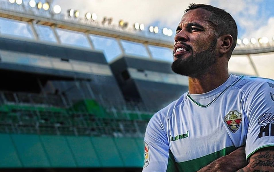 Jonathas, jugador del Elche en España narra como vive con Covid-19 (FOTO: Twitter Elche)