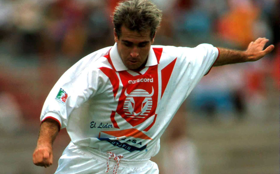 Antes de ser el acompañante histórico de Jared Borgetti en Santos, el Pony Ruíz jugó en Neza.