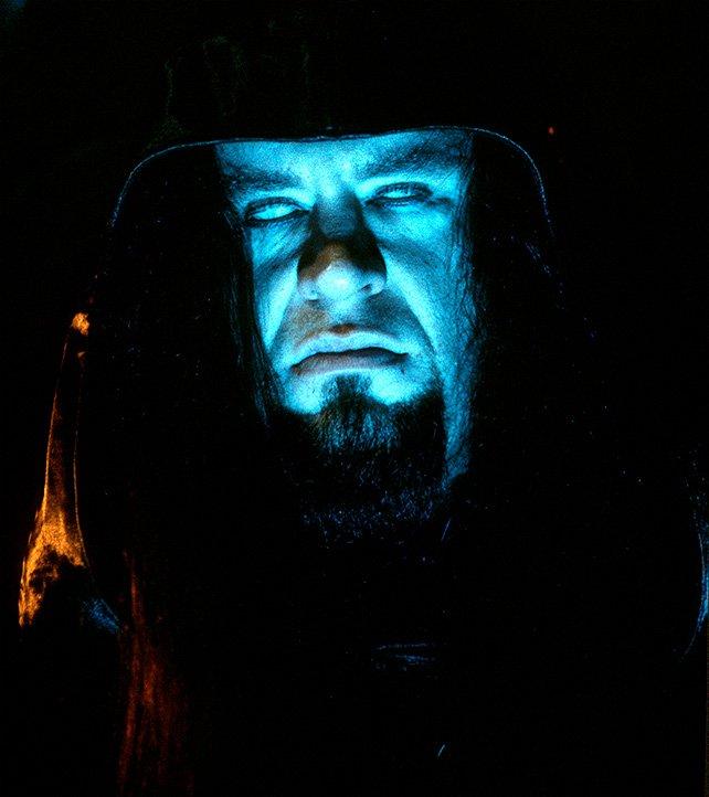Para 1999, The Dead Man comenzó un grupo llamado "Ministry of Darkness".