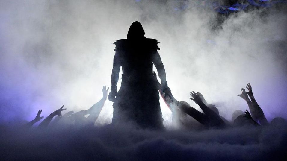 Si algo caracteriza a The Undertaker son sus épicas entradas al ring. Esta es en WrestleMania 29.