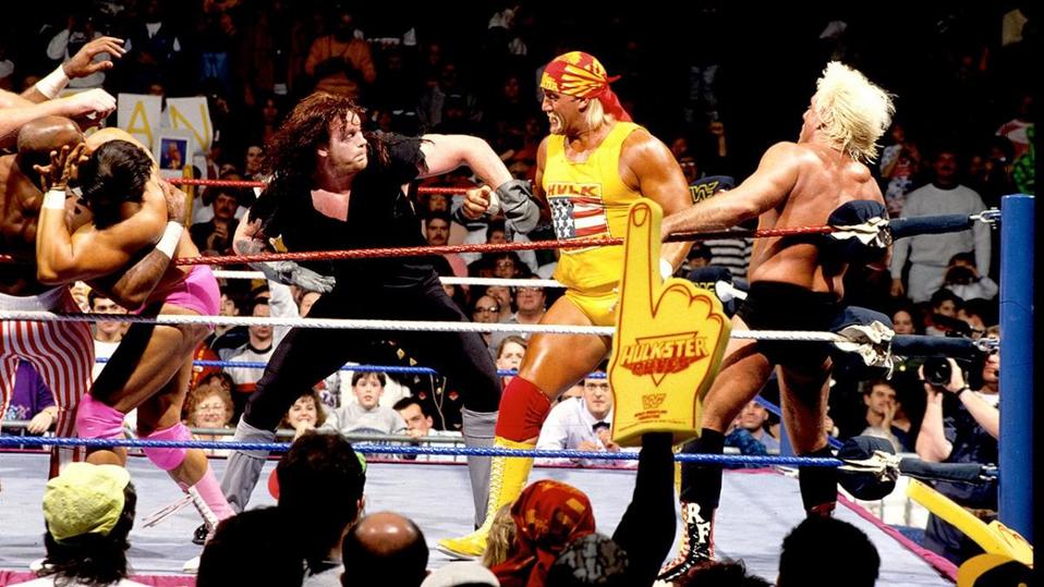 Justo un año después de su debut derrotó a Hulk Hogan para ganar el Campeonato WWF.