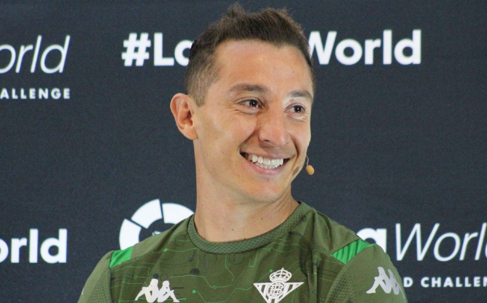 Andrés Guardado parafraseó con su apellido para pedir quedarse en casa a sus fans por el COVID-19. Foto: Mexsport