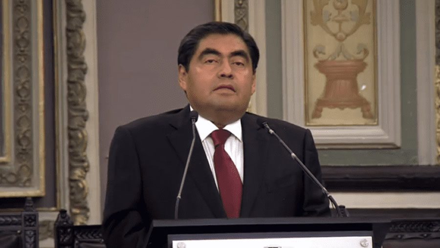 Miguel Barbosa hizo la comparación en conferencia. (Foto: YouTube)