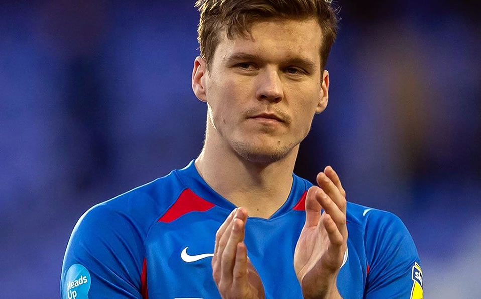 Sean Raggett es uno de cuatro jugadores del Portsmouth con coroavirus. (@SeanRaggett94)