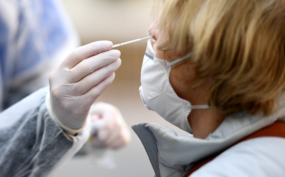 OMS transmite 5 tips obligatorios para prevenir el contagio del COVID-19. (AFP)