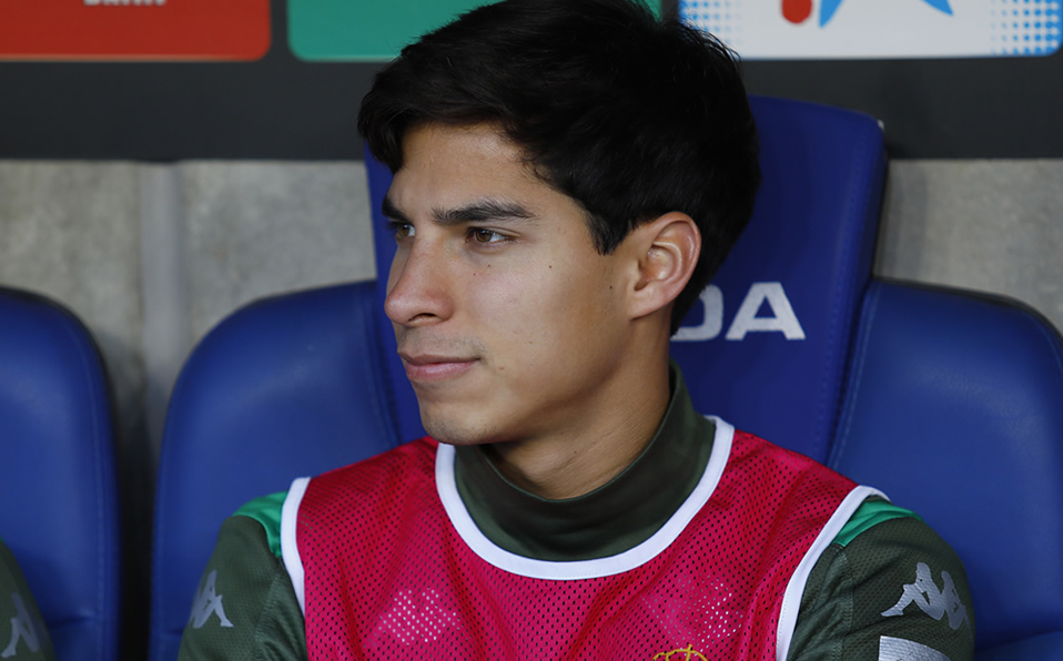 Diego Lainez, al igual que todos sus compañeros del Betis, cumple con la cuarentena (Imago7)