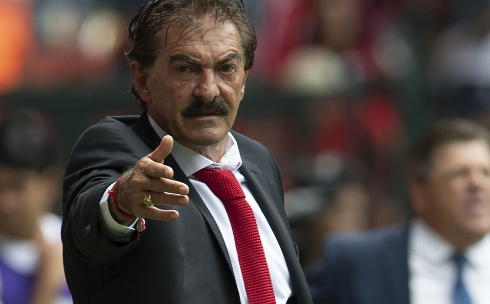 La Volpe ha estado muy presente en su cuenta de Twitter. (Foto: Mexsport)