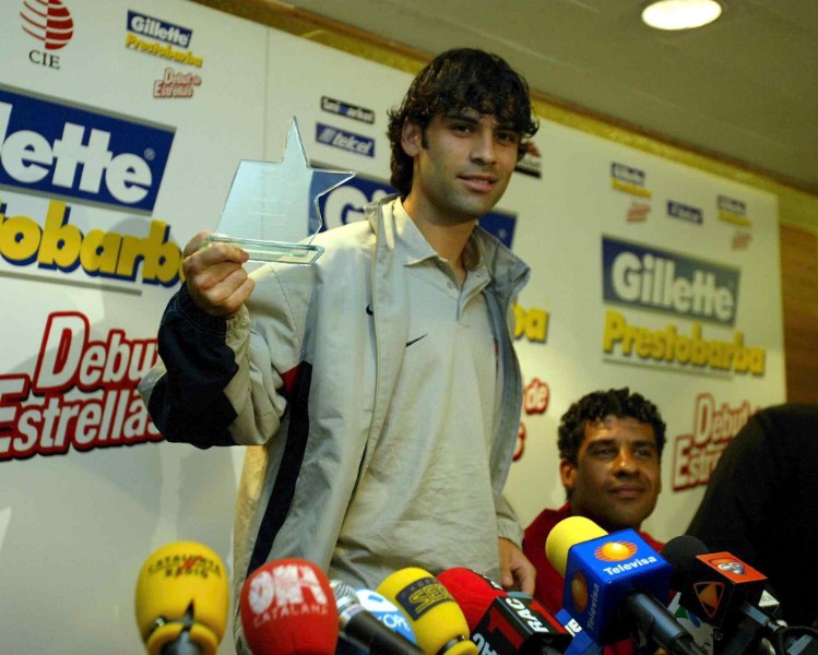 El michoacano aseguró que cumplió un sueño al fichar con los catalanes. FOTO: Mexsport.