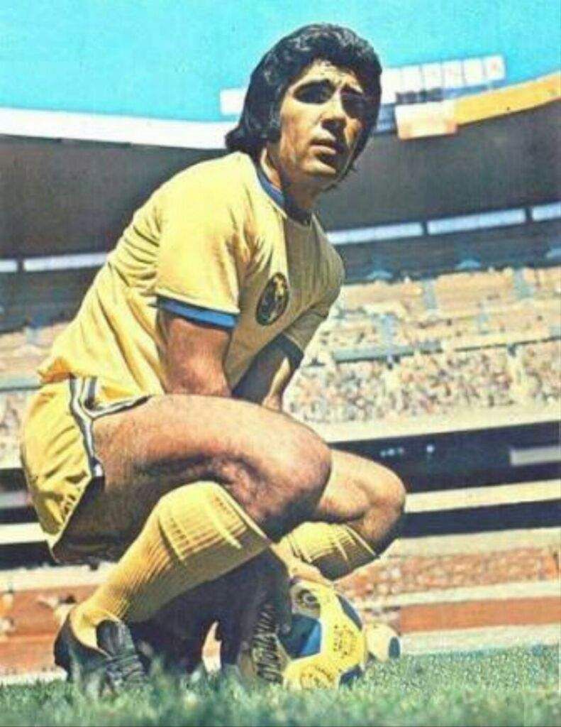 Carlos Reinoso. El Maestro es uno de los mejores extranjeros llegados a México: ídolo del América y referente absoluto.
