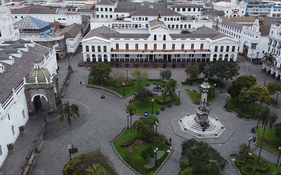 La Plaza Grande y el Palacio Presidencial de Carondelet en Quito, Ecuador. (Foto: AFP)