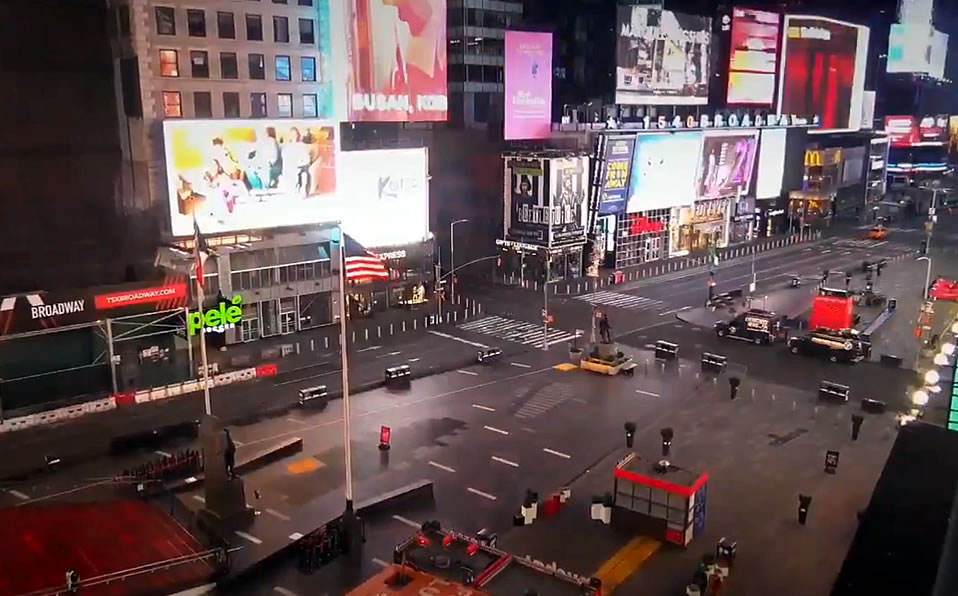 Times Square y la Ciudad que Nunca Duerme, esta vez sí quedaron "dormidas". (Foto: @HistorieEnFotos)