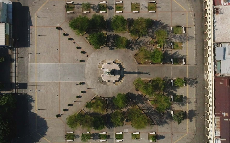 La Plaza Libertad de San Salvador sin un solo ciudadano. (Foto: AFP)