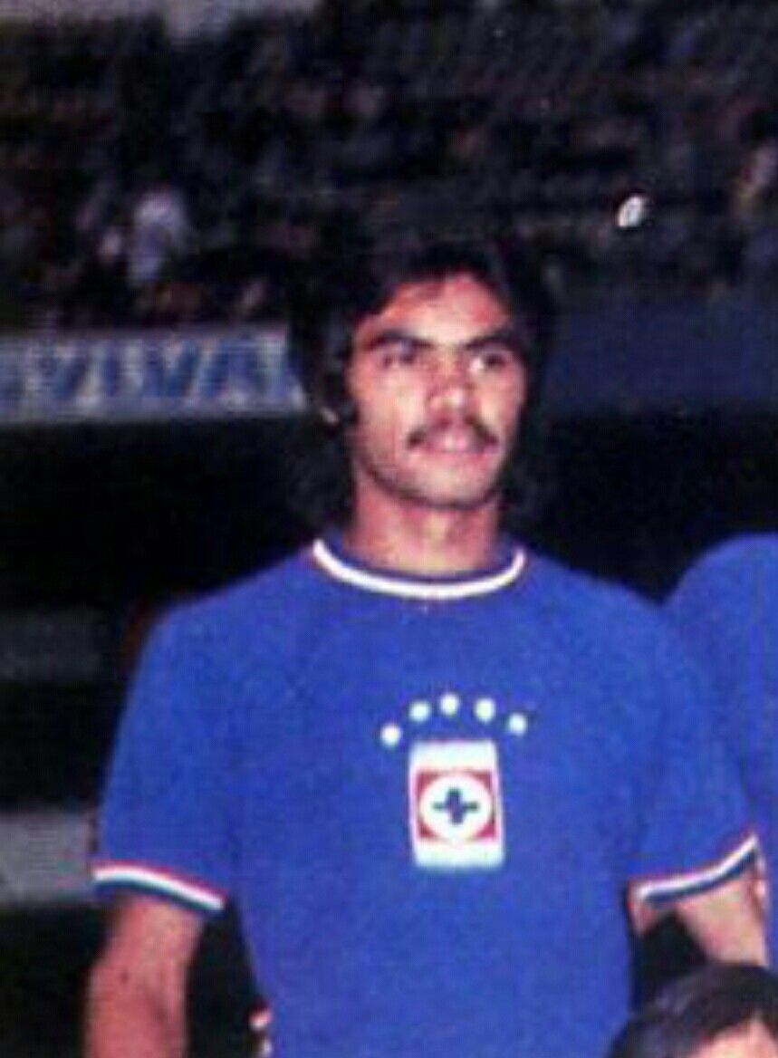 Ignacio Flores. El mejor lateral derecho en la historia de la Maquina, también fue parte del Cruz Azul histórico de los 70.