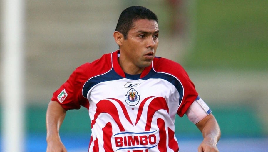 Ramón Morales (Chivas). Ramoncito era un demonio por la banda izquierda, además de un gran cobrador de tiros libres.