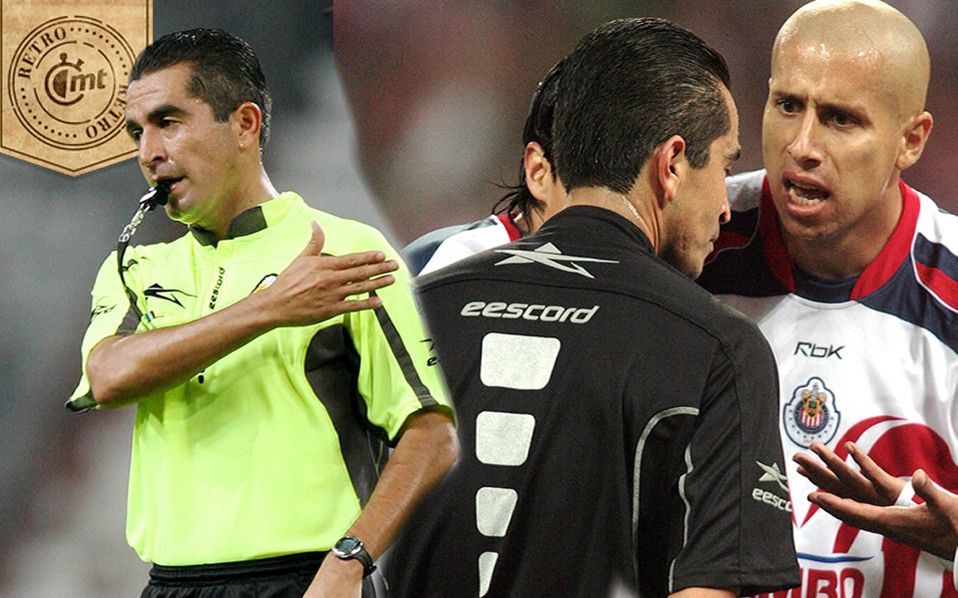 Gabriel Gómez, el árbitro que lloró al darse cuenta de su error en la Final del 2006 (FOTO: Mexsport)