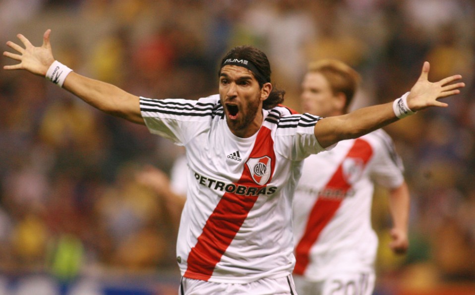 Loco Abreu jugando para River Plate en la Libertadores. (Mexsport)