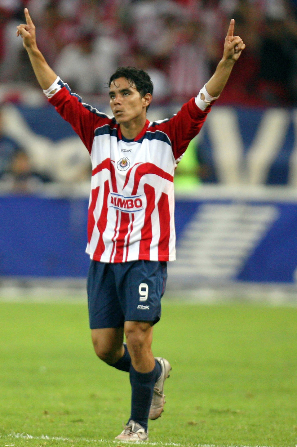 En la Final, Omar Bravo marcó en la Ida, que terminó 1-1 en Guadalajara. (FOTO: Mexsport)