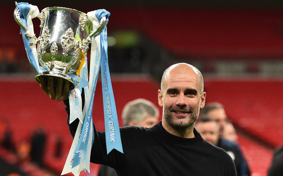 Pep levantó la Copa de Inglaterra. (AFP)