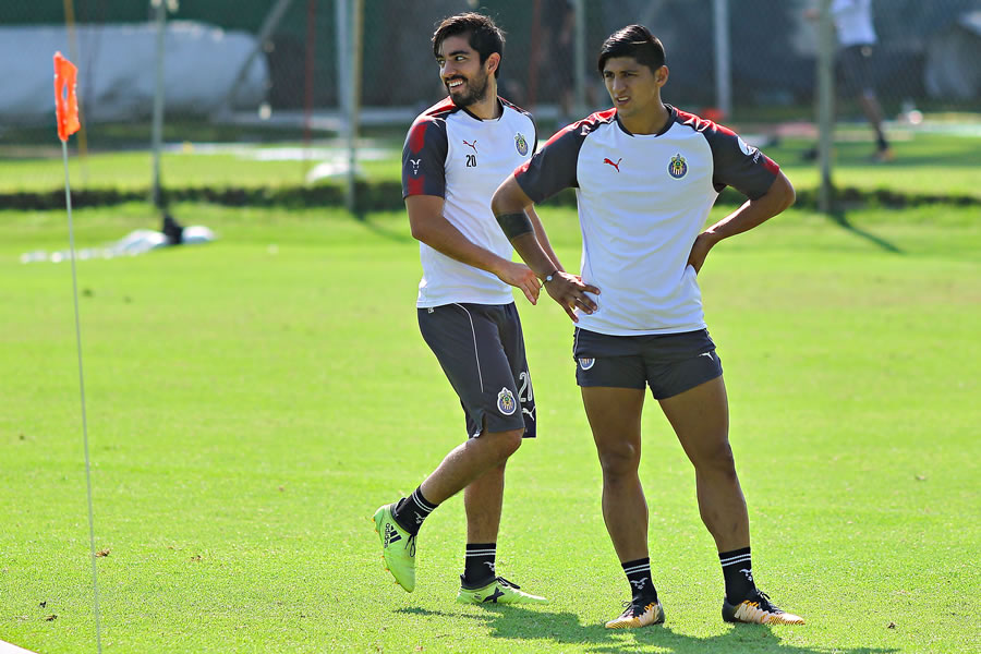 Alan Pulido y Rodolfo Pizarro forjaron una buena relación en Chivas. (Foto: Imago7)