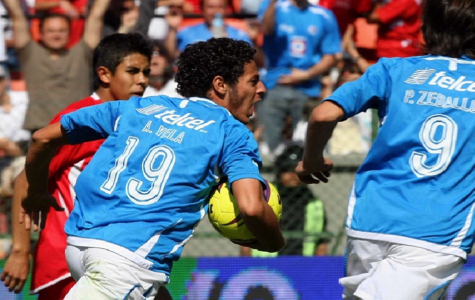 Alejandro Vela dio vida a los celestes con un gol, pero fue quien falló el penal decisivo. (Mexsport)