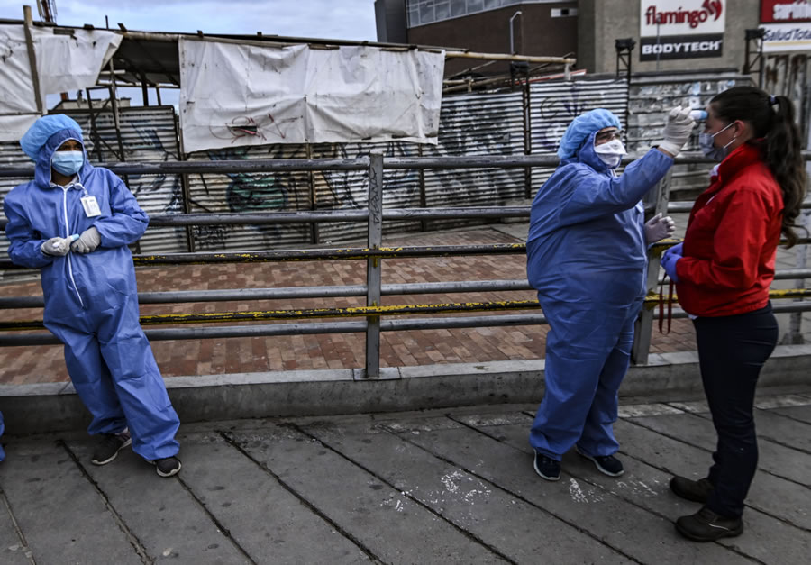 Muchos países viven en cuarentena y restricciones de salidas. (Foto: AFP)