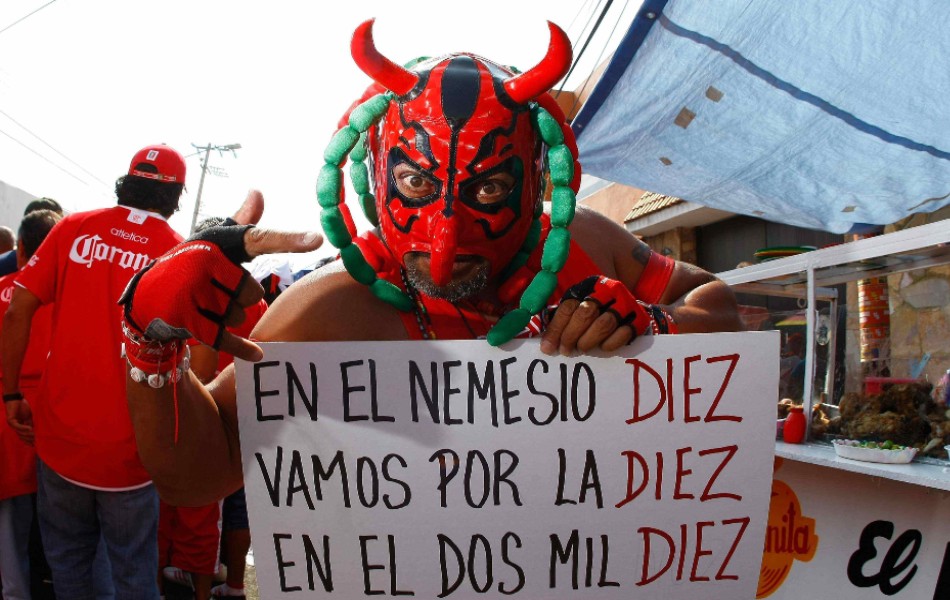 La afición escarlata estaba ilusionado con festejar el décimo campeonato de Toluca en el futbol mexicano. (Mexsport)