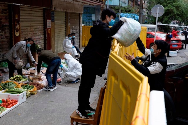 Volvieron los vendedores ambulantes a las calles (FOTOS: Twitter)