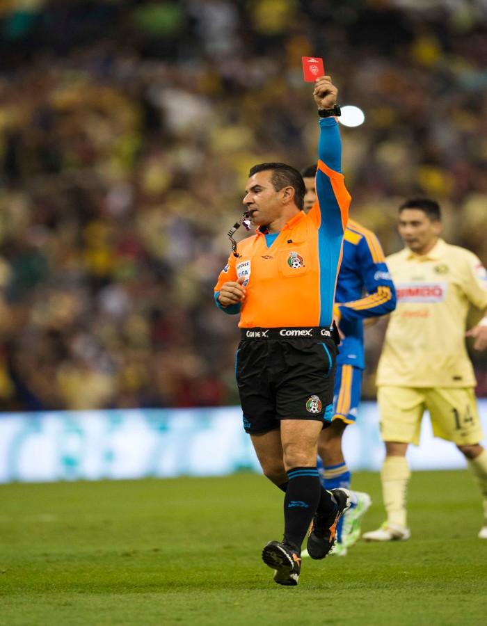 Paul Delgadillo tuvo una actuación polémica con tres expulsiones para Tigres. (Mexsport)