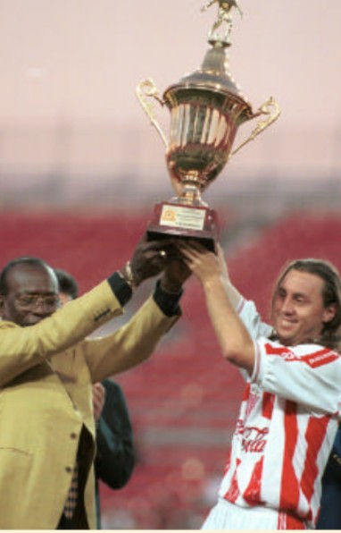 Necaxa se ganó el boleto al Mundial de Clubes 2000 como representante del la Concacaf. (@pasiónrojiblanca)