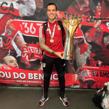Raúl de Tomás fue vendido a Benfica por 20 mde, pero ahora está en Espanyol. (Foto: Twitter Raúl de Tomás)