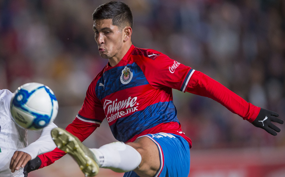 Guzmán dio positivo en prueba de dopaje y no jugó partidos oficiales con Chivas. (Foto: Mexsport)