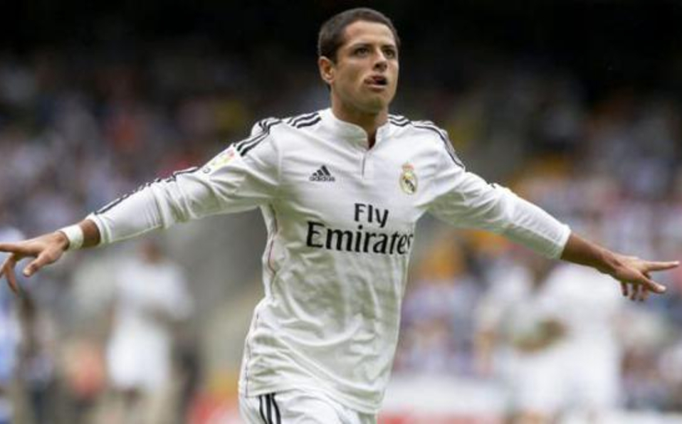 Javier Hernández marcó grandes goles en su paso por el futbol europeo. Foto: EFE