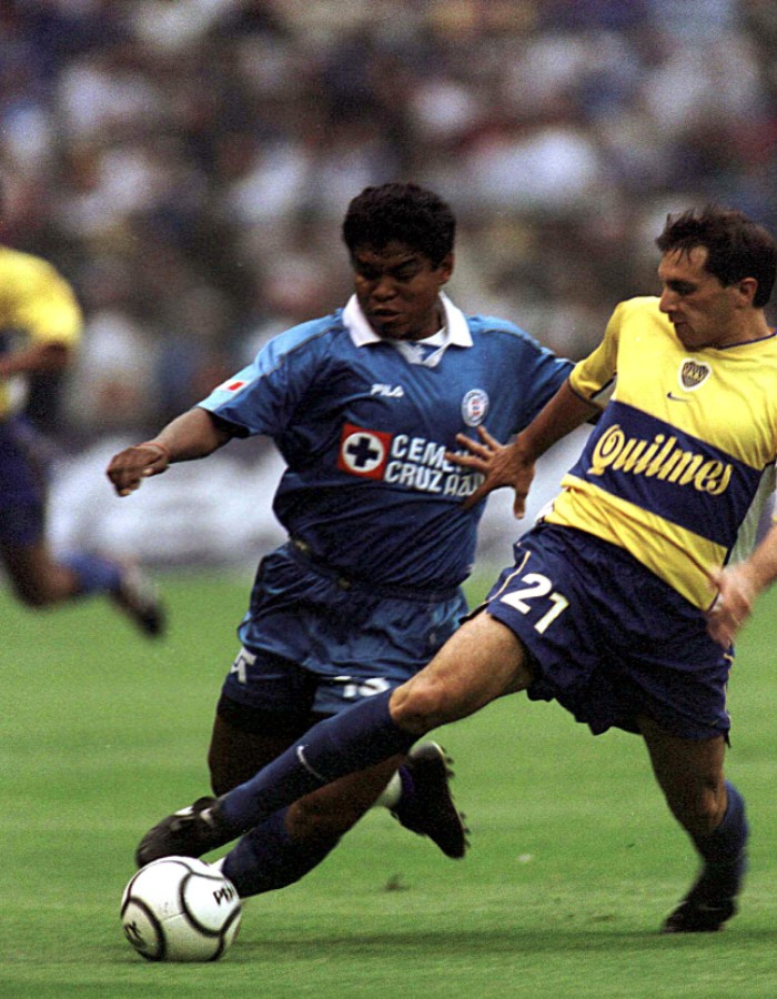 Melvin Brown y Chaco Giménez; ambos actuales leyendas de Cruz Azul. (Mexsport)