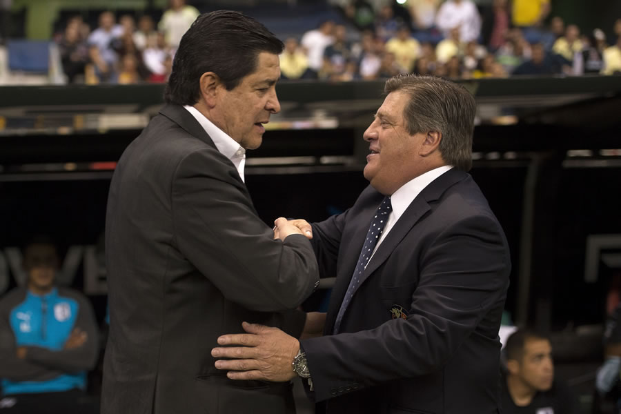 Tena y Herrera señalaron qué jugadores les gustaría tener de su rival. (Foto: Mexspor)