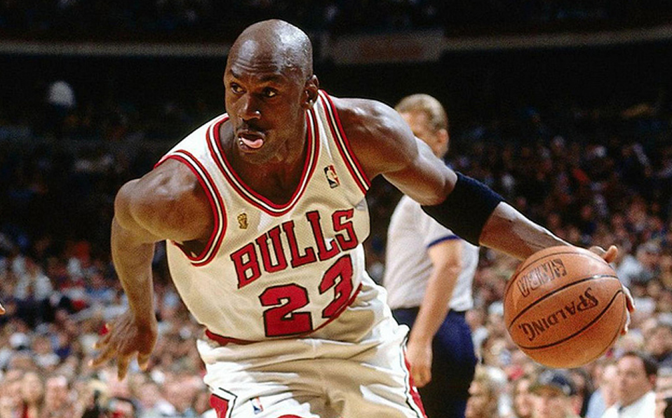 Michael Jordan se llenó de gloria con los Chicago Bulls (Web)
