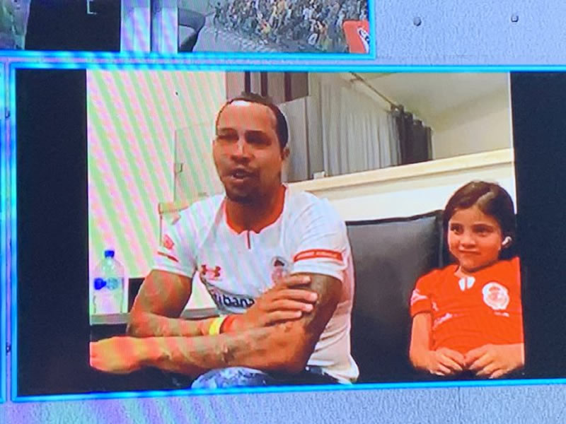 Felipe Pardo festejó cada uno de sus goles con su pequeña hija.