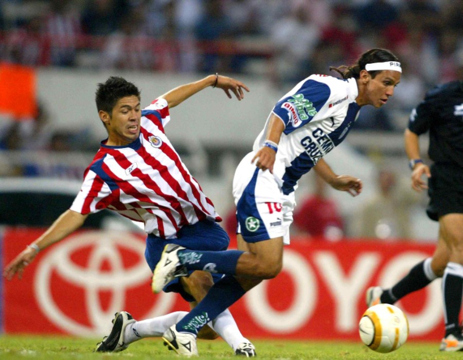Oribe Peralta jugó aquella Libertadores con Chivas. (Mexsport)