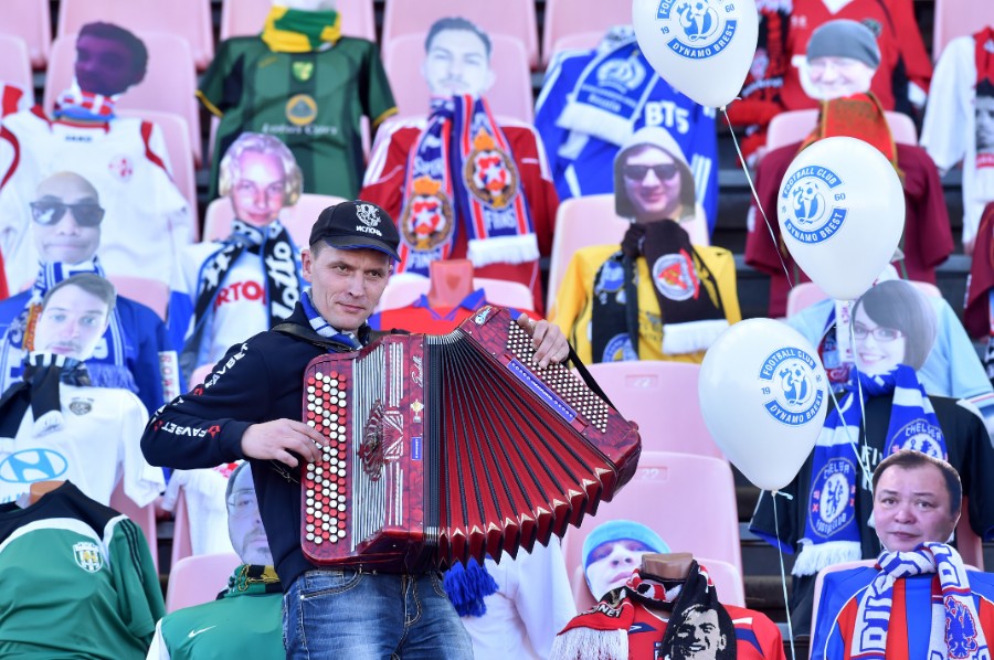 El futbol de Bielorrusia es el único que se mantiene activo en toda Europa- FOTO: AFP
